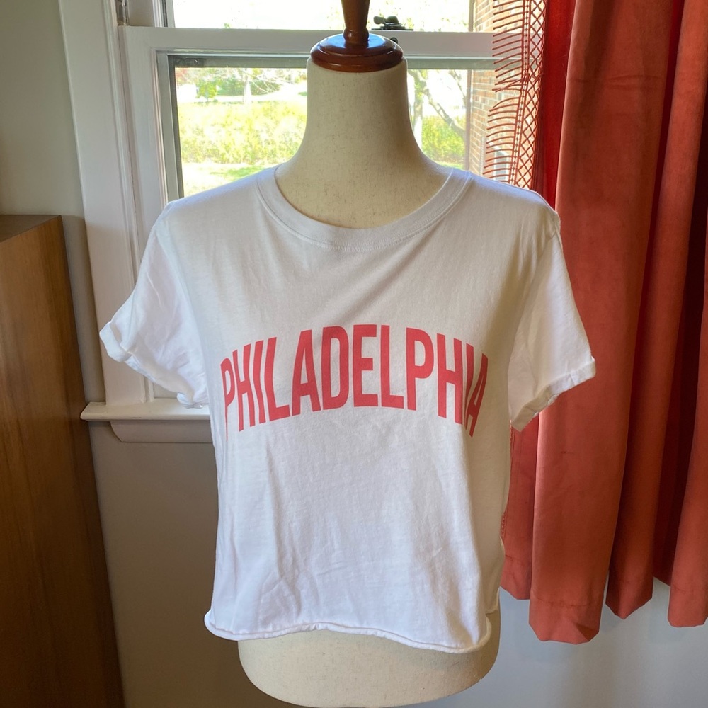 Cropped Philly tee